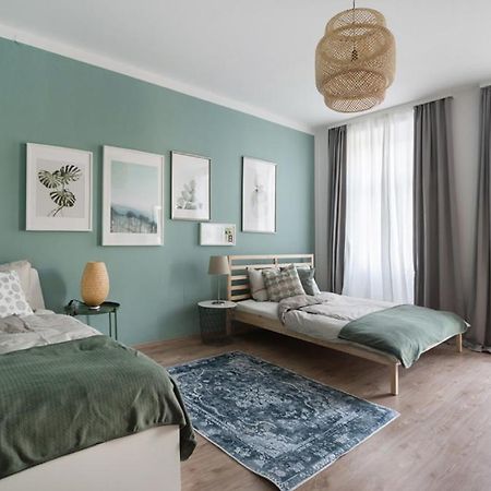 Caring Family Apartment Close To The Center Виена Екстериор снимка