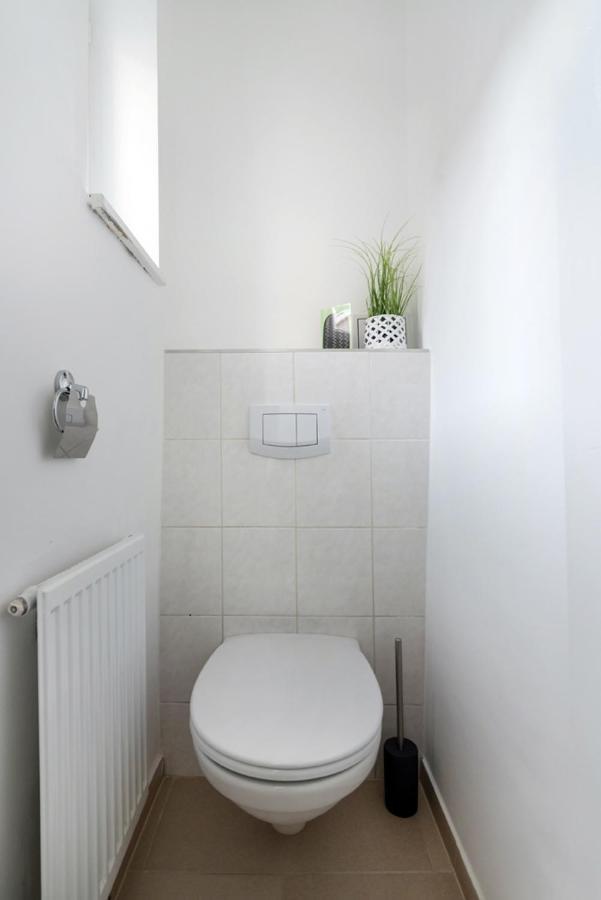 Caring Family Apartment Close To The Center Виена Екстериор снимка