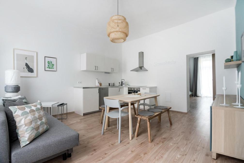 Caring Family Apartment Close To The Center Виена Екстериор снимка